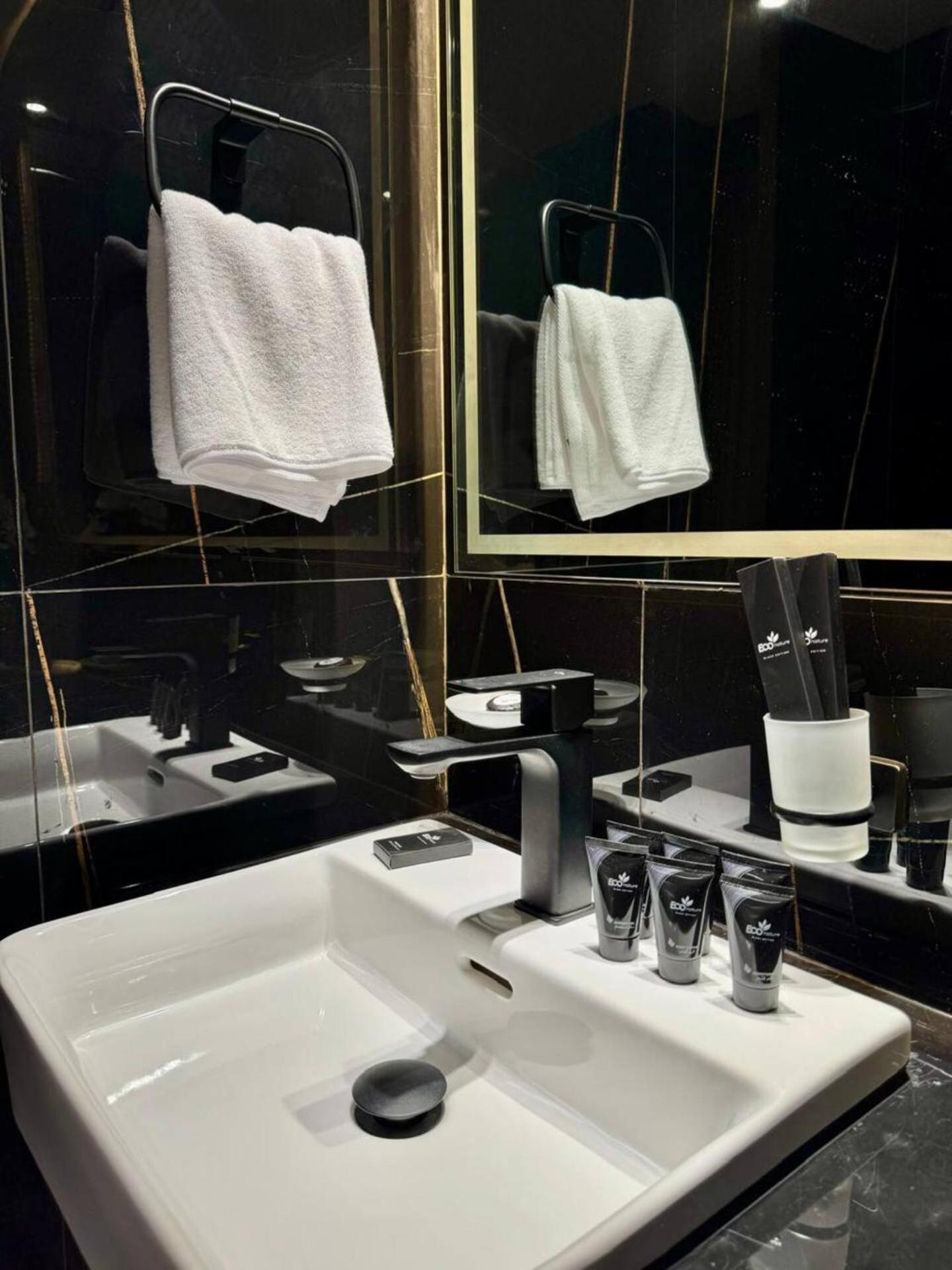 Modern One Bedroom * Dubai